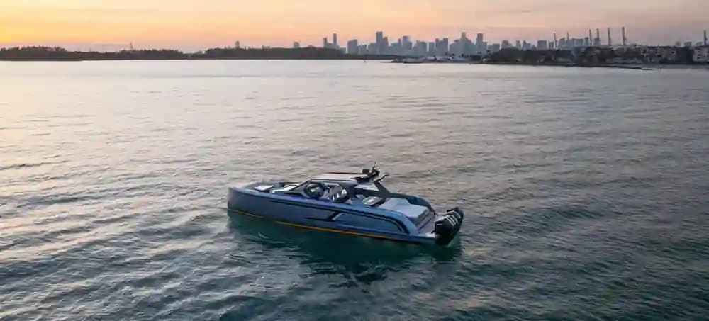 2025 Vanquish VQ55 Sports Line Outboard for Sale in Miami, Florida Aft Cabin 3