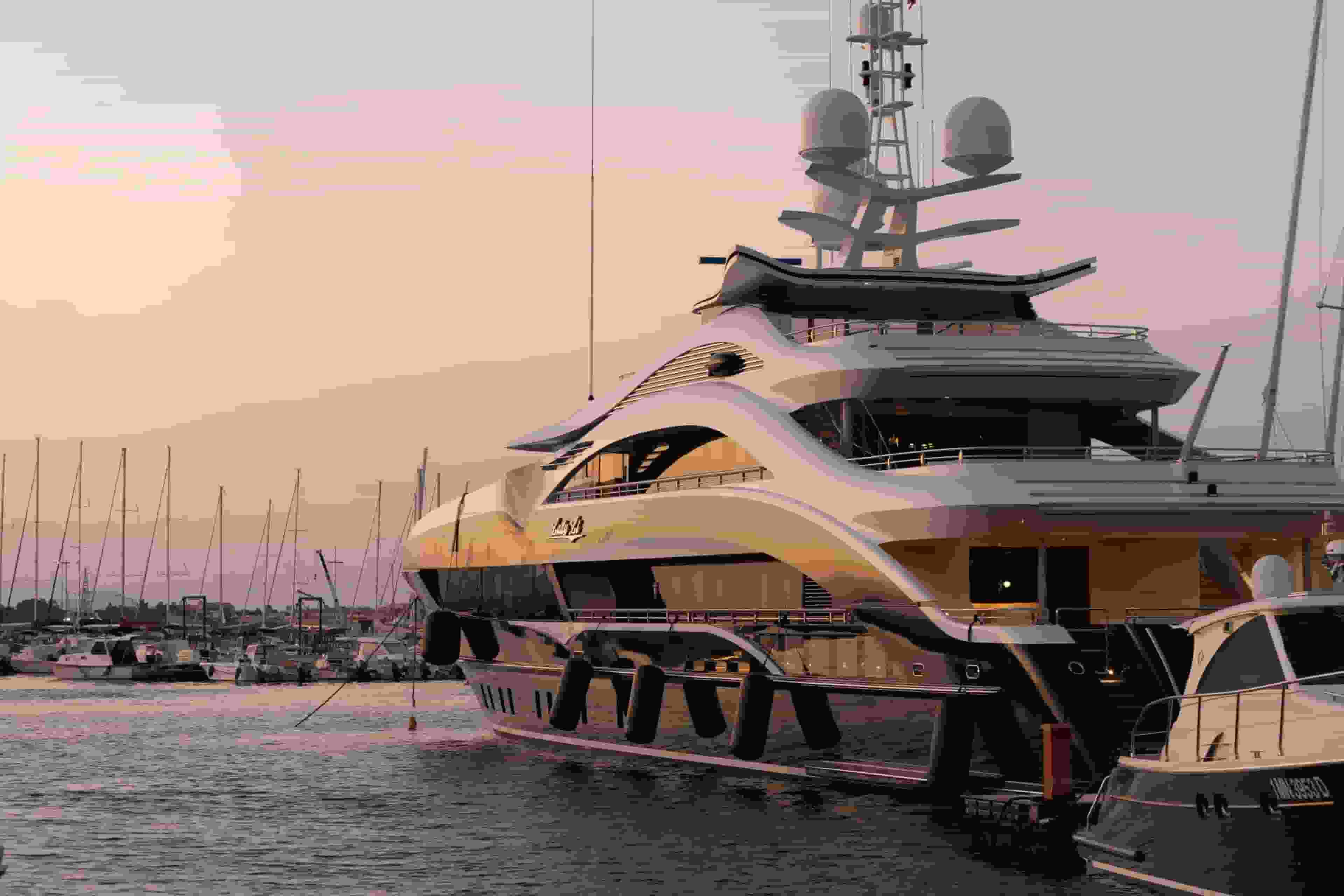 Big Shipyard